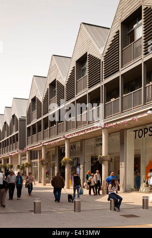 UK England, Suffolk, Bury St Edmunds, Shopper in The Arc, neue shopping-Komplex Stockfoto