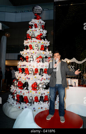 Mario Lopez kommt Nescafe Dolce Gusto um host einen Pop-up-Urlaub und Baum-Zeremonie Featuring: Mario Lopez Where: Los Angeles, California, Vereinigte Staaten von Amerika bei: 13. Dezember 2013 Stockfoto