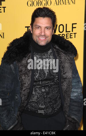 Giorgio Armani und Paamount Bilder präsentieren die US-Premiere von der Wolf der Wall Street auf die Ziegfeld Theater mit: Manu Bennett Where: NYC, New York, Vereinigte Staaten von Amerika bei: 18. Dezember 2013 Stockfoto