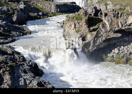 Godafoss Wasserfall der Götter oder Godi, Fluss Skjalfandafljot, Thingeyjarsveit, Myvatn Bezirk North Central Island Stockfoto