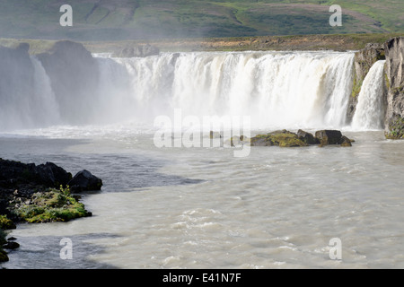 Godafoss Wasserfall der Götter oder Godi, Fluss Skjalfandafljot, Thingeyjarsveit, Myvatn Bezirk North Central Island Stockfoto