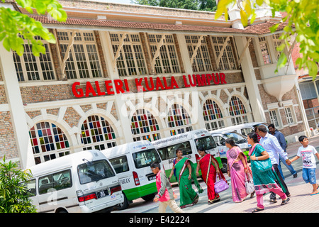 Kuala Lumpur, Malaysia - 11. Juni 2014: Indische Familie besuchen die Stadtgalerie Kuala Lumpur in Malaysia Stockfoto