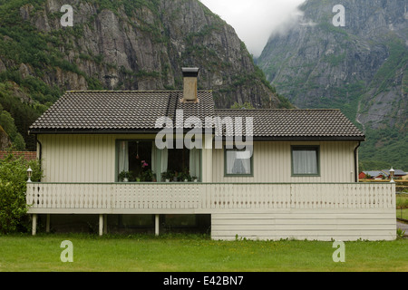 dreieckigen Dach Pensionen in Norwegen Stockfoto