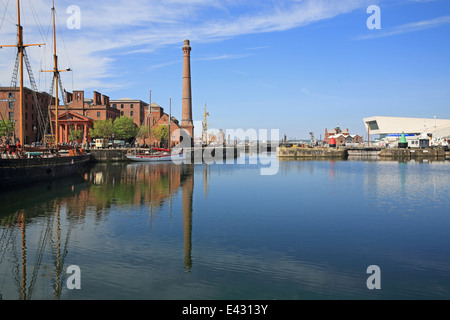 Das Pumphouse und Museum of Liverpool am Albert Dock, an der berühmten regeneriert Uferpromenade, auf Merseyside Stockfoto