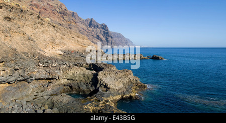 Panorama von der felsigen Küste von Teno in die meisten westlichen Punkt der Insel Teneriffa, Kanarische Inseln. Stockfoto