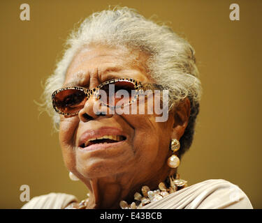 Maya Angelou spricht in Gemeinde b ' nai Israel Featuring: Maya Angelou wo: Boca Raton, Florida, USA bei: 16. Januar 2014 Stockfoto