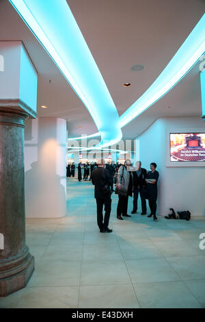 Deutsches Theater öffnet nach sechs Jahren der Restaurierung Featuring: Atmosphäre wo: München, Deutschland: 17. Januar 2014 Stockfoto