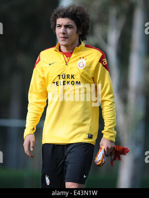 Galatasaray Neuverpflichtungen Salih Dursun, Umut Gundogan und Izet Hajrovic posieren für Fotografen mit Antalya: Salih Dursun wo: Antalya, Türkei: 20. Januar 2014 Stockfoto