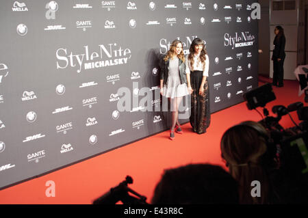 Alexandra Maurer und Melissa Khalaj aus "Joiz - Dein Social TV" interviewen Gäste Michalsky StyleNite zeigen Featuring: Melissa Khalaj, Alexandra Maurer Where: Berlin, Deutschland bei: 17. Januar 2014 Stockfoto