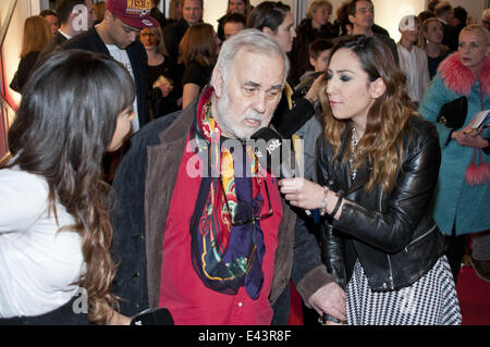 Alexandra Maurer und Melissa Khalaj aus "Joiz - Dein Social TV" interviewen Gäste Michalsky StyleNite zeigen Featuring: Melissa Khalaj, Alexandra Maurer, Udo Walz wo: Berlin, Deutschland bei: 17. Januar 2014 Stockfoto