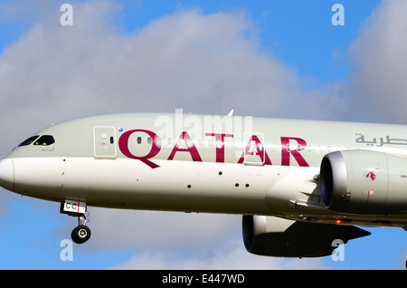 Katar Dreamliner Landung in Heathrow Stockfoto
