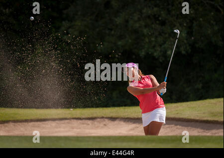 Denham, London, UK, 2. Juli 2014.  ISPS HANDA Ladies European Masters 2014 - pro-am Tag der Buckinghamshire Golf Club.  Ein Tag für Unternehmen und prominenten Partnern neben Profis vor dem main Event am folgenden Tag zu spielen.  Im Bild: Cheyenne Woods (USA).   Bildnachweis: Stephen Chung/Alamy Live-Nachrichten Stockfoto