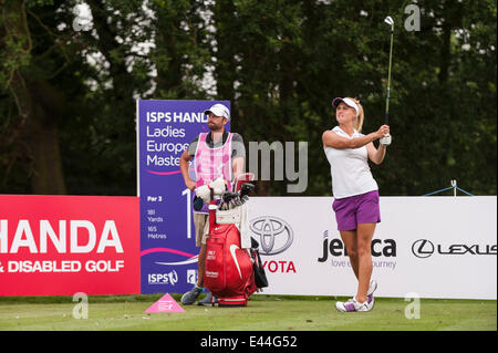 Denham, London, UK, 2. Juli 2014.  ISPS HANDA Ladies European Masters 2014 - pro-am Tag der Buckinghamshire Golf Club.  Ein Tag für Unternehmen und prominenten Partnern neben Profis vor dem main Event am folgenden Tag zu spielen.  Im Bild: Carly Stand (Schottland).   Bildnachweis: Stephen Chung/Alamy Live-Nachrichten Stockfoto