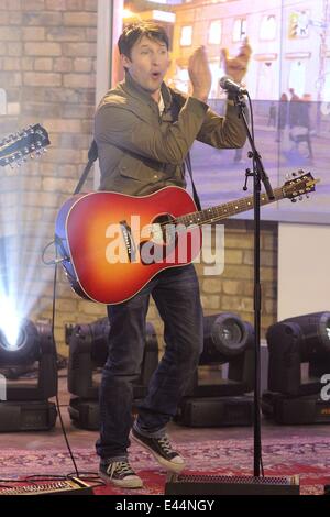 James Blunt erscheint auf CTV es The Marilyn Denis Show seine neueste Single "Herz zu Herz" Förderung und Durchführung von Fan-Liebling-Hit "Du bist schön."  Mitwirkende: James Blunt wo: Toronto, Kanada bei: 31. Januar 2014 Stockfoto