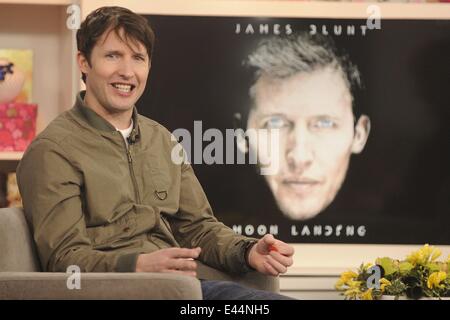 James Blunt erscheint auf CTV es The Marilyn Denis Show seine neueste Single "Herz zu Herz" Förderung und Durchführung von Fan-Liebling-Hit "Du bist schön."  Mitwirkende: James Blunt wo: Toronto, Kanada bei: 31. Januar 2014 Stockfoto