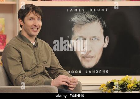 James Blunt erscheint auf CTV es The Marilyn Denis Show seine neueste Single "Herz zu Herz" Förderung und Durchführung von Fan-Liebling-Hit "Du bist schön."  Mitwirkende: James Blunt wo: Toronto, Kanada bei: 31. Januar 2014 Stockfoto