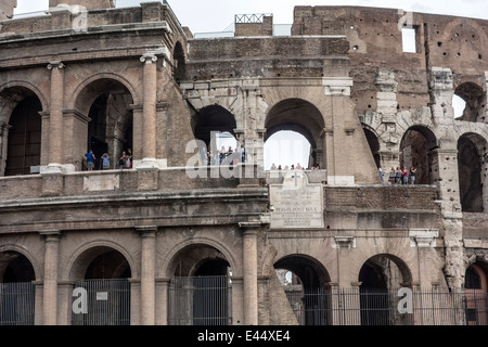 Kolosseum in Rom, Italien, zeigt antike römische Architektur und Geschichte Stockfoto