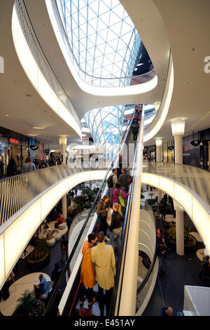 Die am längsten nicht unterstützte Rolltreppe Europas, Einkaufszentrum MyZeil, Architekten Massimiliano Fuksas, Palais Quartier Stockfoto