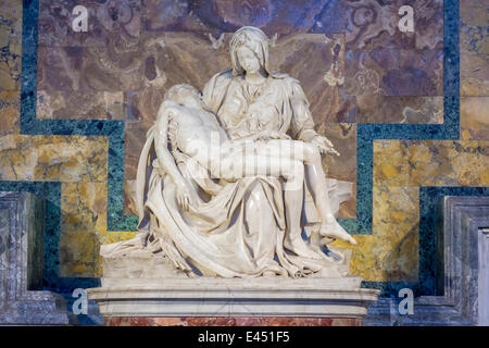 Pietà, Marmor-Skulptur von Michelangelo, St. Peter Basilika, Rom, Latium, Italien Stockfoto