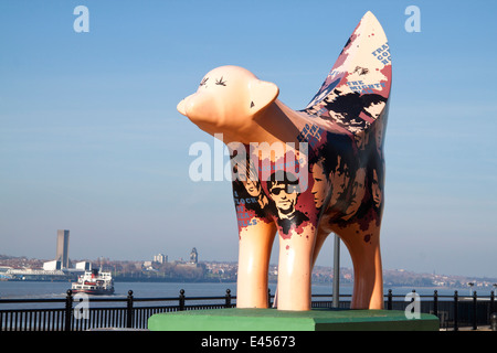 Superlambanana Skulptur vor dem Maritime Museum an der Uferpromenade in Liverpool. Stockfoto