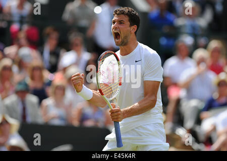 London, UK. 2. Juli 2014. Wimbledon Championships Tag neun. Einzel-Viertel - Finale Übereinstimmungen bei den Wimbledon Tennis Championships auf The All England Lawn Tennis Club in London, Vereinigtes Königreich. Grigor Dimitrov (Bul) feiert, als er Andy Murray (GB) Credit besiegte: Action Plus Sport/Alamy Live News Stockfoto