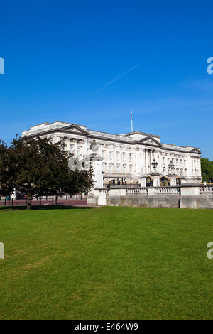 LONDON, UK - 16. Mai 2014: Die historischen Buckingham Palace in London am 16. Mai 2014. Stockfoto