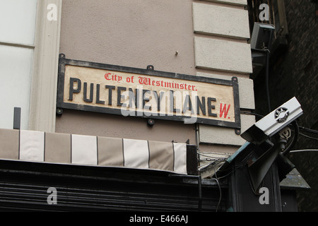 Eine gefälschte viktorianischen London Straßenschild in Dublin. Bild aus der Straße am Set der viktorianischen Horror TV-Serie "Penny Dreadful". Stockfoto