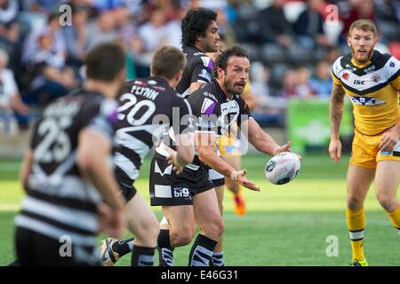 Widnes, UK. 3. Juli 2014. Erste Dienstprogramm Super Rugby League. Widnes Wikinger versus Castleford Tigers. Widnes Wikinger Hooker Jon Clarke in Aktion. Bildnachweis: Aktion Plus Sport/Alamy Live-Nachrichten Stockfoto