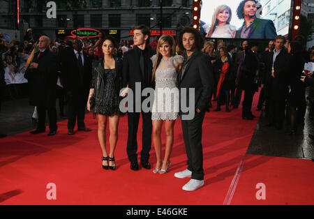 London, UK. 7. Oktober 2008. Vanessa Hudgens, Zac Efron, Ashley Tisdale und Corbin Bleu besuchen die Premiere von High School Musical 3: Senior Year bei Empire Leicester Square. © Ferdaus Shamim/ZUMA Draht/Alamy Live-Nachrichten Stockfoto