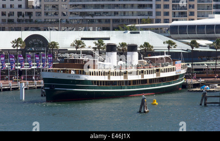 Ehemaliges Fährschiff „South Steyne“ in Darling Harbour, Sydney, New South Wales, Australien Stockfoto