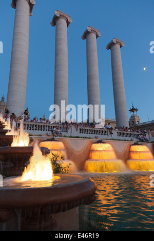 Barcelona Font Magica oder magischen Brunnen vor Palacio Nacional, der Nationalpalast. Stockfoto