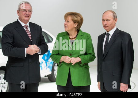 Berlin, Deutschland, Martin Winterkorn, Angela Merkel und Wladimir Putin auf der Hannover Messe Stockfoto