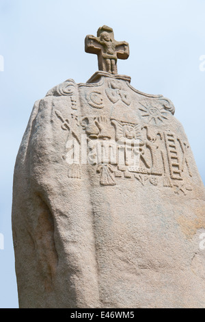 Detail der Menhir von Saint-Uzec in der Bretagne, Frankreich Stockfoto