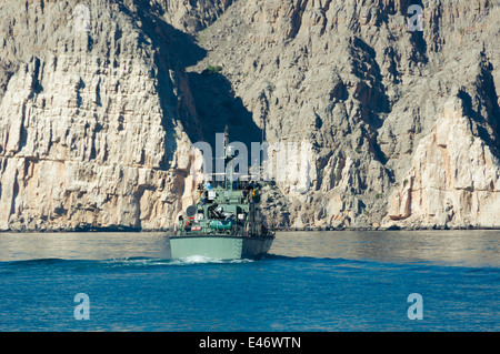 Marine Patrol Halbinsel Musandam, Indischer Ozean, Oman Stockfoto