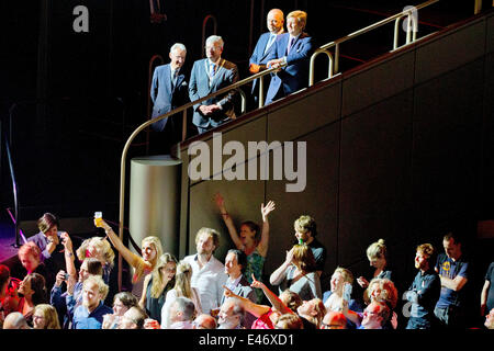 Utrecht, Niederlande. 3. Juli 2014. Niederländischer König Willem-Alexander (Top R) bei der Eröffnung der neuen Musikhalle TivoliVredenburg in Utrecht, die Niederlande, 3. Juli 2014. Foto: Patrick van Katwijk Niederlande und Frankreich heraus - Live News WIRE SERVICE/Dpa/Alamy Stockfoto