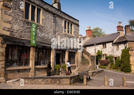 Derbyshire, Peak District, Bakewell, UK, South Church Street, Orvis Shop im alten Rathaus-Altbau Stockfoto