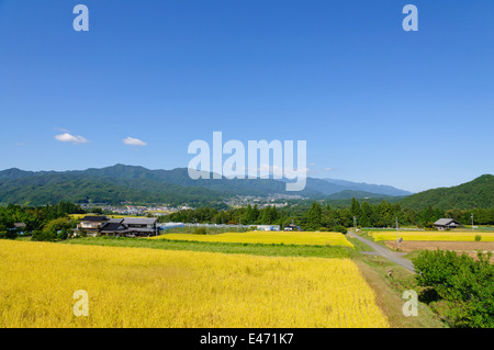 Landschaft von Achi Dorf im südlichen Nagano, Japan Stockfoto