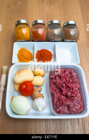 Indische Küche Zutaten - Aloo keema Stockfoto