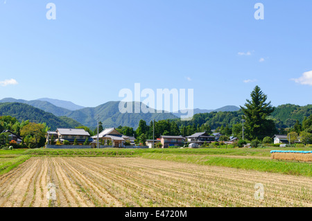 Landschaft von Achi Dorf im südlichen Nagano, Japan Stockfoto