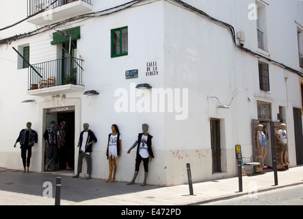 Calle De La Virgen, Shopping in der Altstadt von Ibiza - Ibiza, Spanien Stockfoto