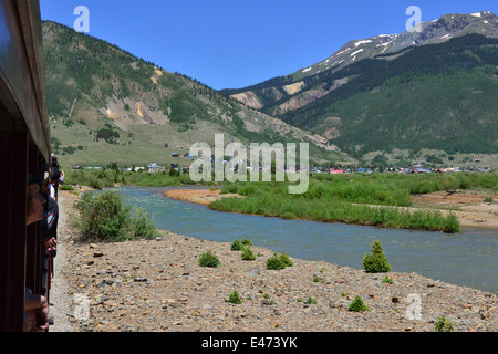 Der Durango und Silverton Eisenbahnstrecke durch den San Juan Mountains. Stockfoto