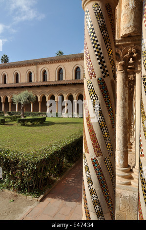 Monreale, Kreuzgang der Kathedrale, Palermo, Sizilien, Italien, Europa Stockfoto