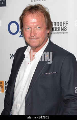 London, UK. 4. Juli 2014. Promis besucht O2 Silver Clef Awards 2014 im Hilton Park Lane in London. Foto: siehe Li/Alamy Live News Stockfoto