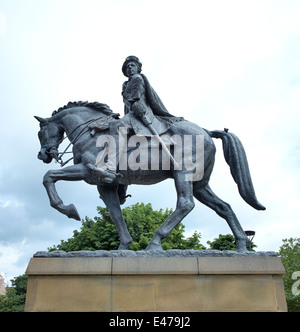 Statue des Charles Edward Stuart "Bonnie Prince Charlie" auf dem Pferderücken Cathedral Quarter Derby England UK Stockfoto