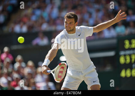 London, UK. 4. Juli 2014. Wimbledon, AELTC, Männer Halbfinale zwischen Novak Djokovic (SRB) und Grigor Dimitrov (BUL), Bild: Grigor Dimitrov Foto: Henk Koster/Tennisimages/Alamy Live News Stockfoto