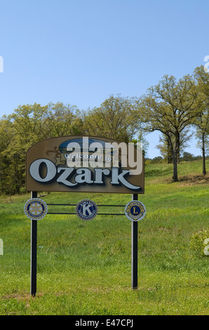 Willkommen in Ozark Zeichen Arkansas USA Stockfoto