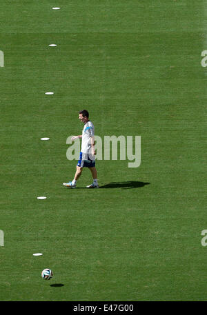 Brasilia. 4. Juli 2014. Argentiniens Lionel Messi wird während einer Trainingseinheit in Brasilia, Brasilien, am 4. Juli 2014, vor einem Viertelfinale Spiel zwischen Argentinien und Belgien der FIFA WM 2014 gesehen. Bildnachweis: Qi Heng/Xinhua/Alamy Live-Nachrichten Stockfoto