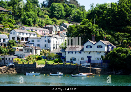 Das Dorf von Bodinnick auf dem Fluss Fowey in Cornwall, Großbritannien Stockfoto