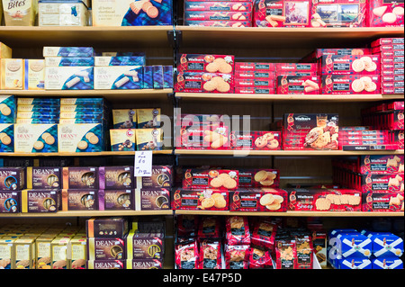 Traditionelle schottische Lebensmittel - Shortbread und Hafer-Kekse - für den Verkauf in James Pringle Shop, Glasgow, Schottland, UK Stockfoto