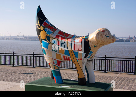 Superlambanana Skulptur vor dem Maritime Museum an der Uferpromenade in Liverpool. Stockfoto